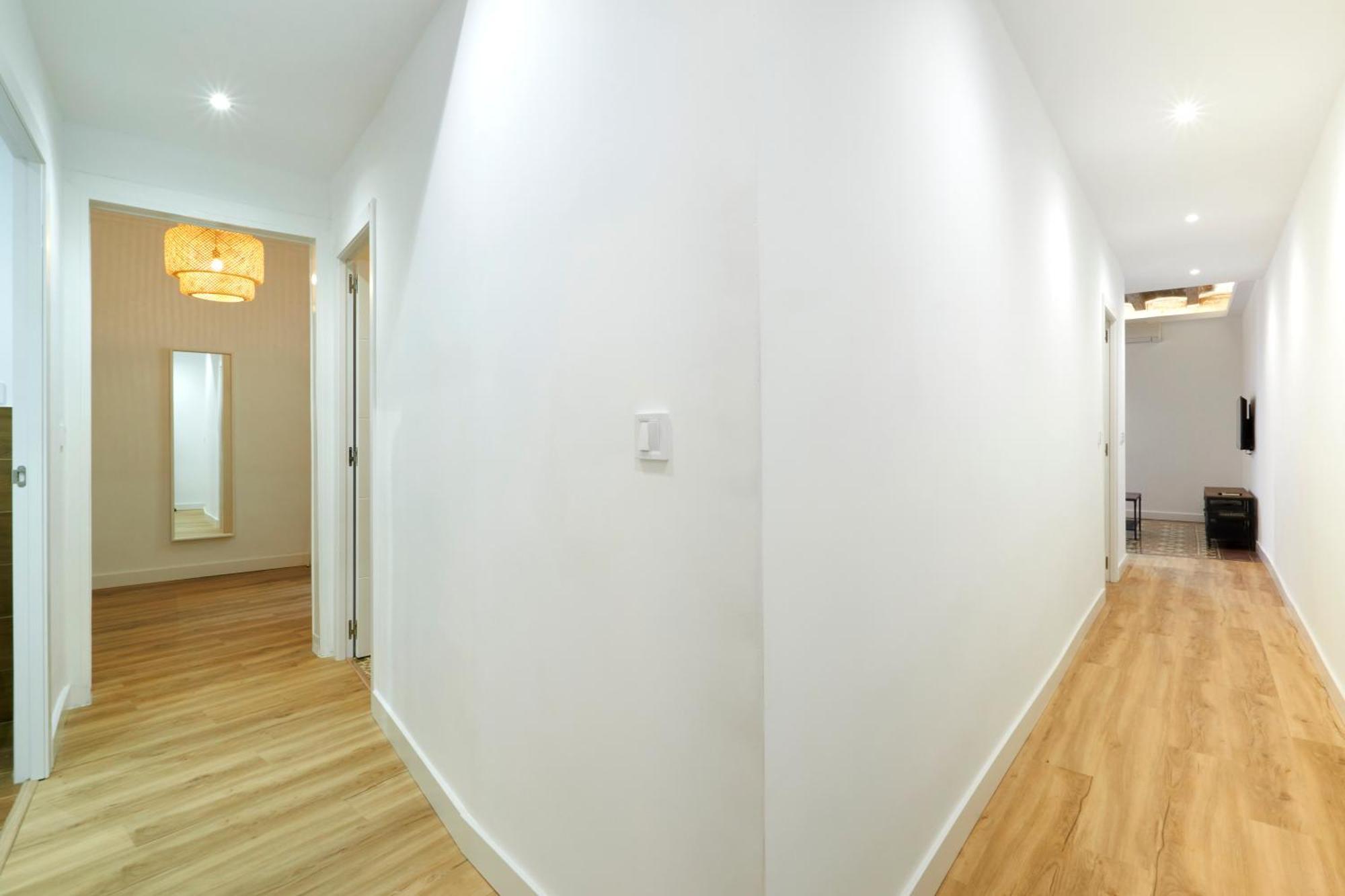 Comfortable Apartment Next To Apolo Theater Barcelona Luaran gambar