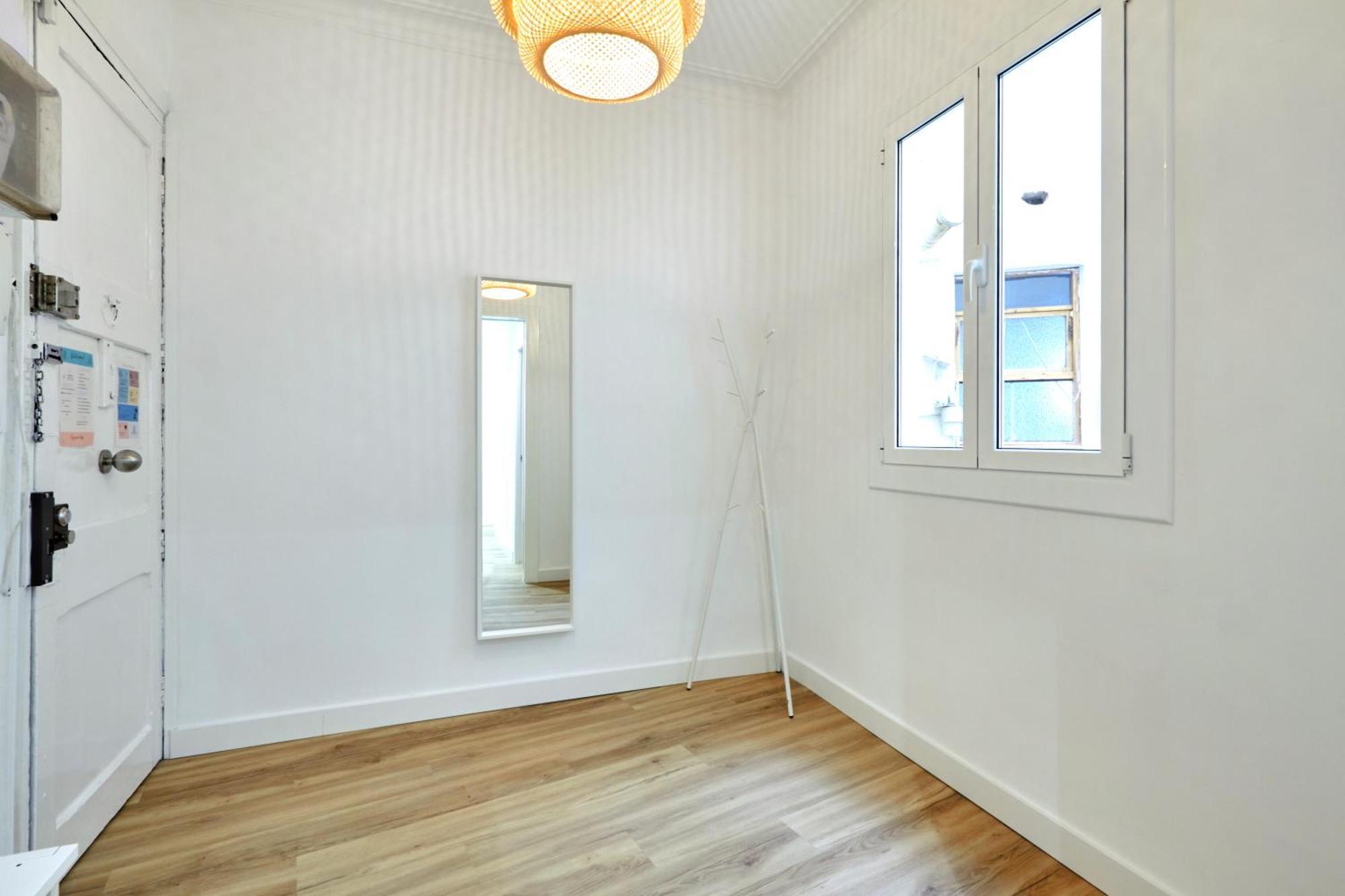 Comfortable Apartment Next To Apolo Theater Barcelona Luaran gambar