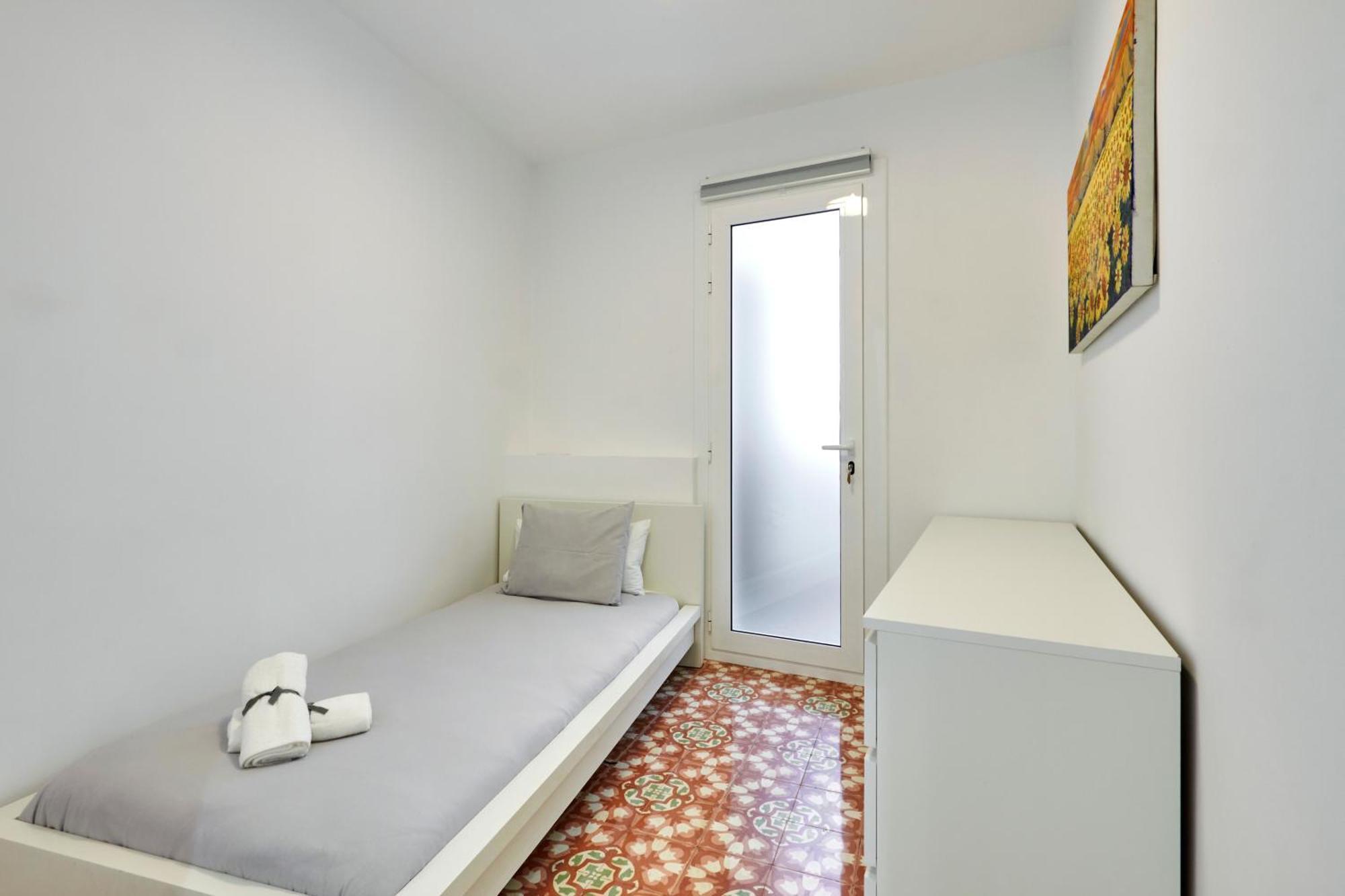 Comfortable Apartment Next To Apolo Theater Barcelona Luaran gambar